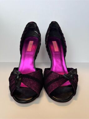 Vintage BETSEY JOHNSON Webster Peep Toe Pumps Black Mesh Pink Fuchsia Size 9
